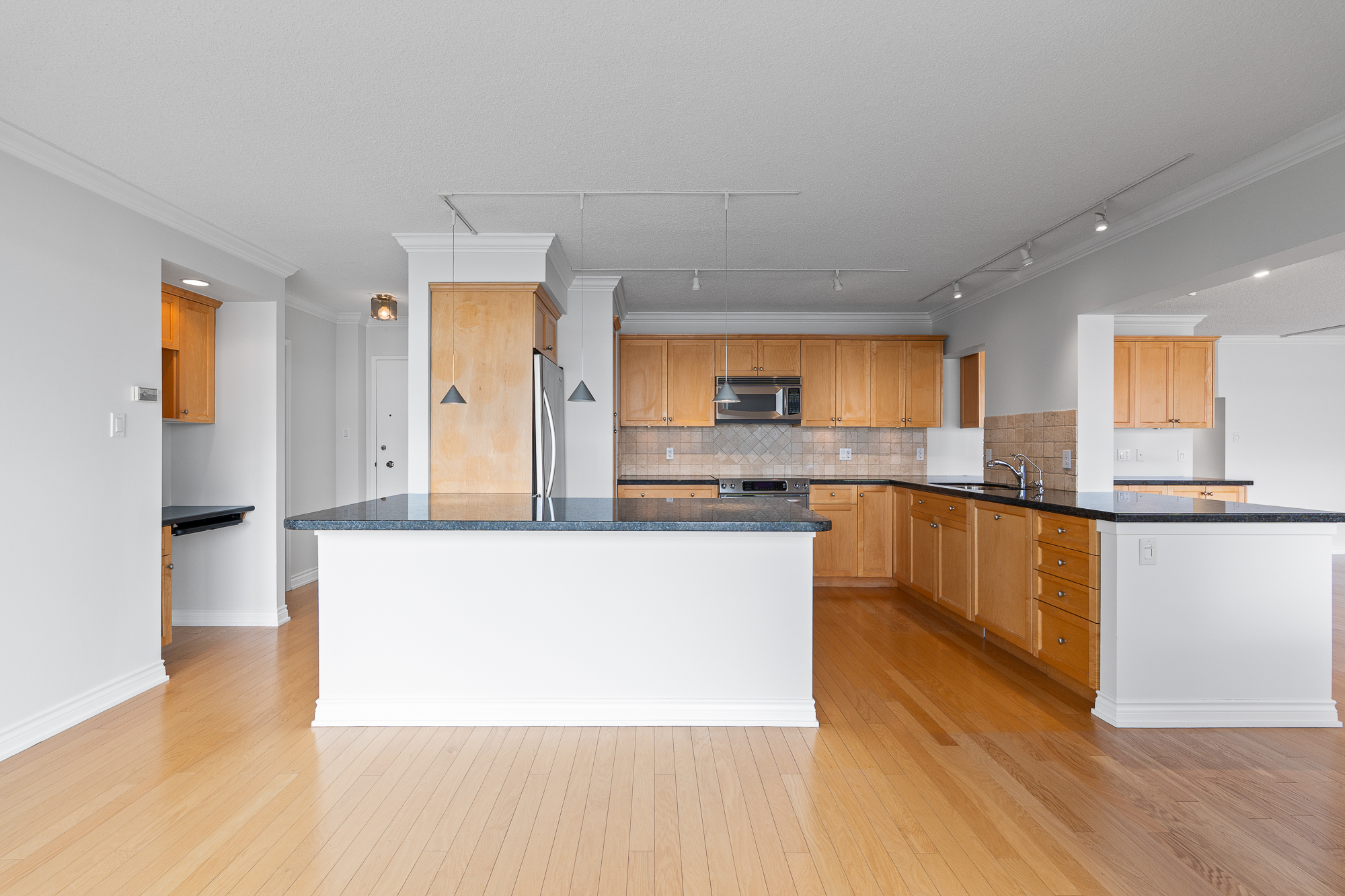 #203 - 150 24th Street